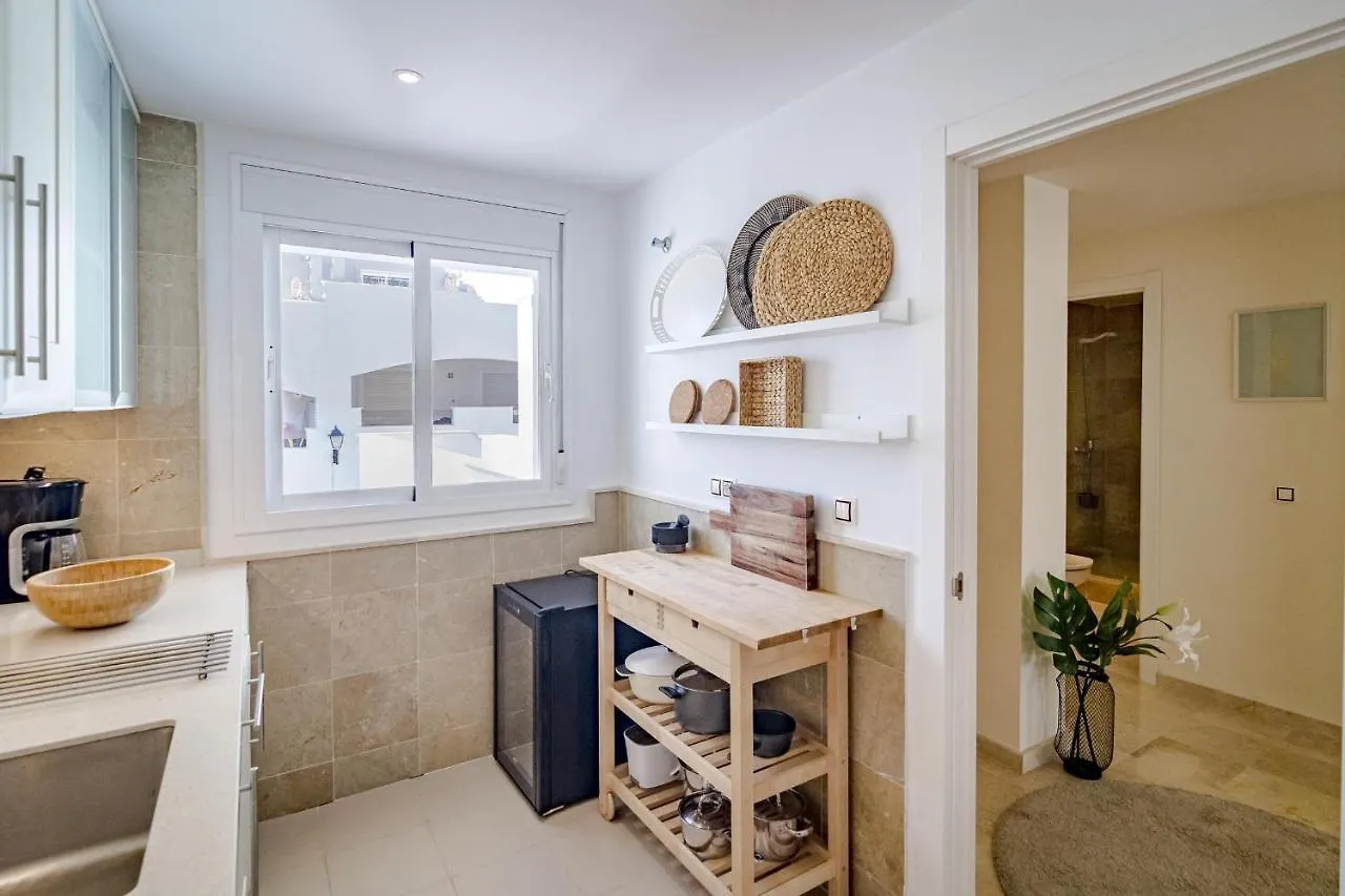 Ar23 - Holiday Flat, Puerto Banus By Roomservices Marbella Apartment