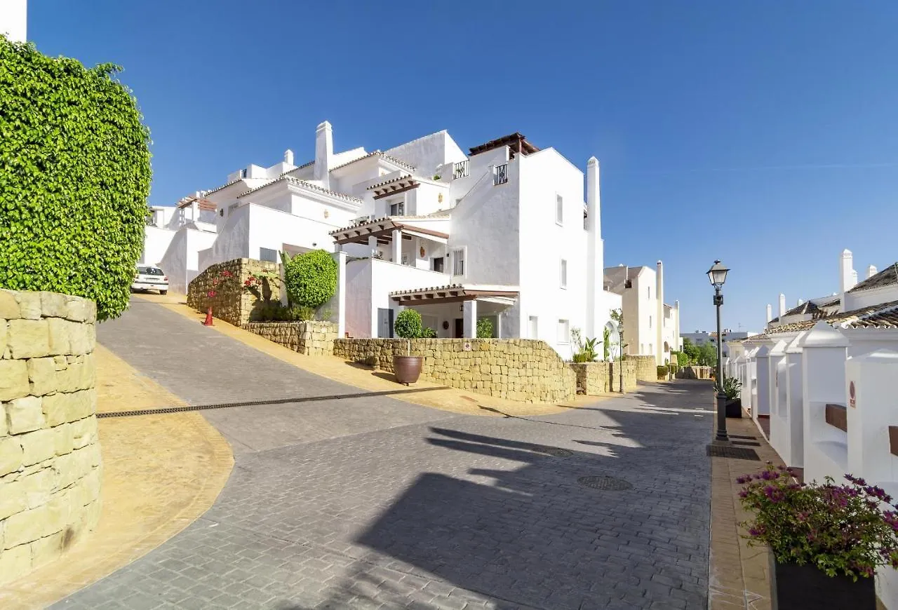 Ar23 - Holiday Flat, Puerto Banus By Roomservices Marbella 0*,  España